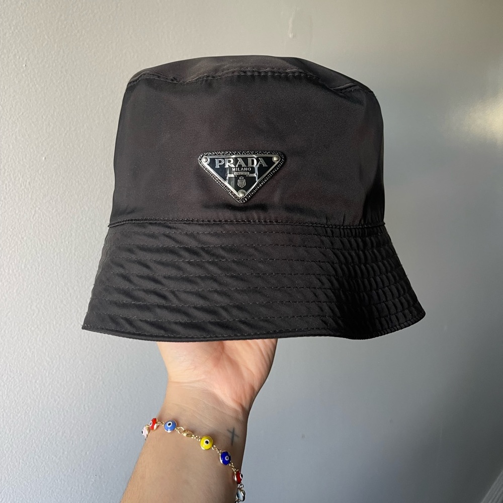 PRADA BUCKET HAT